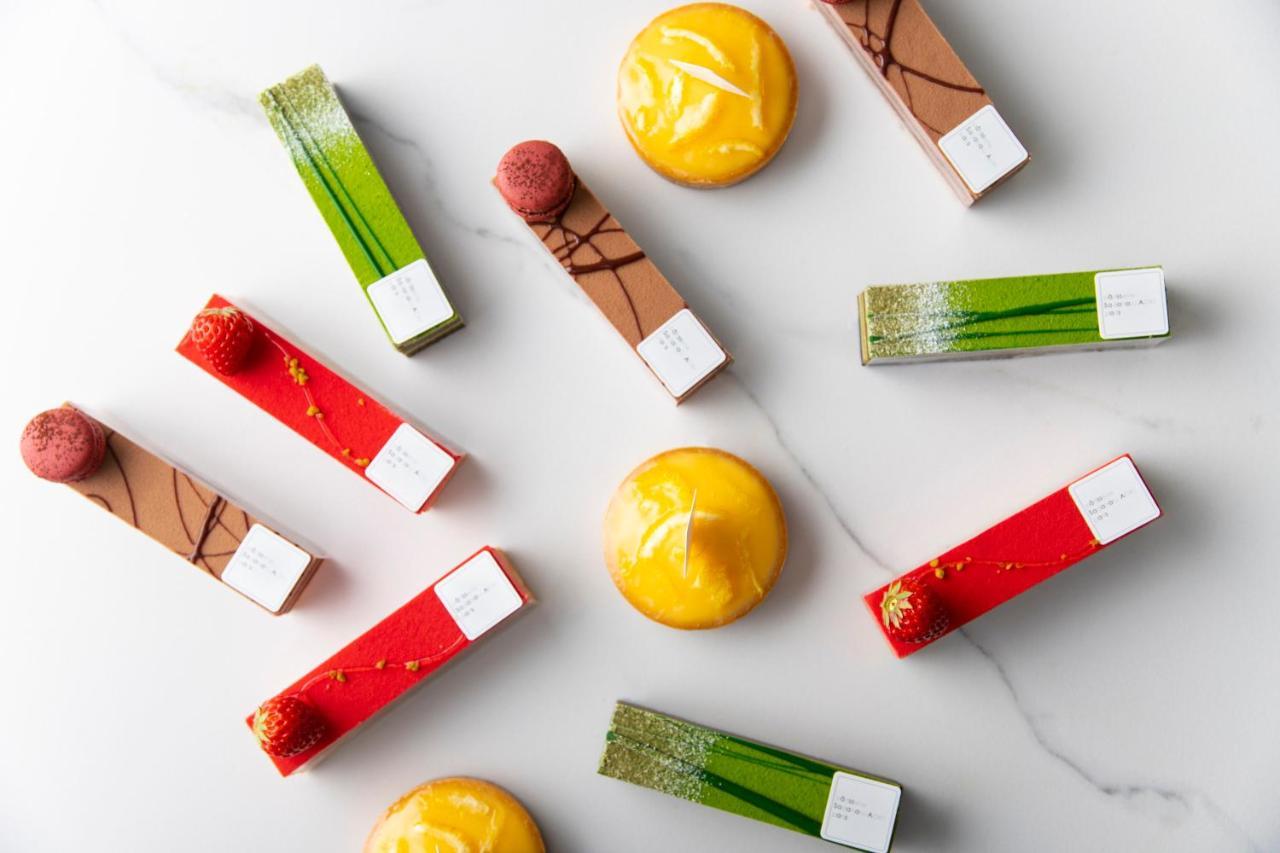 เดอะ รอยัล พาร์ค โฮเทล ไอคอนิก เกียวโต Hotel ภายนอก รูปภาพ A selection of desserts from the restaurant