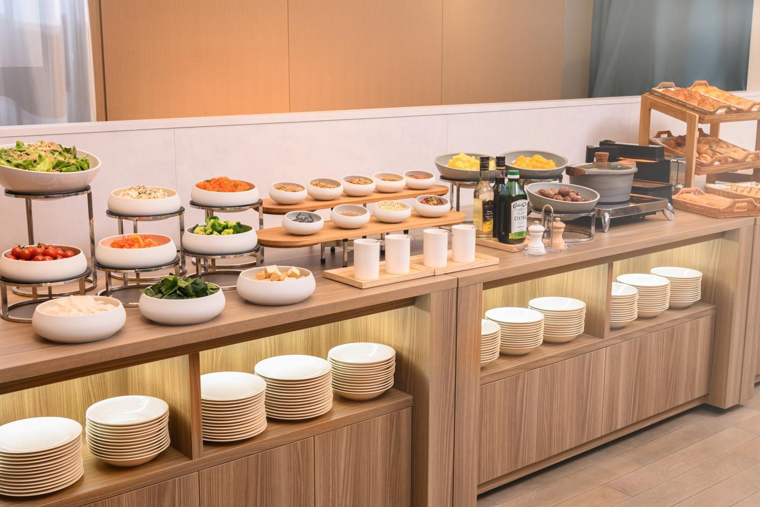 เดอะ รอยัล พาร์ค โฮเทล ไอคอนิก เกียวโต Hotel ภายนอก รูปภาพ A salad bar