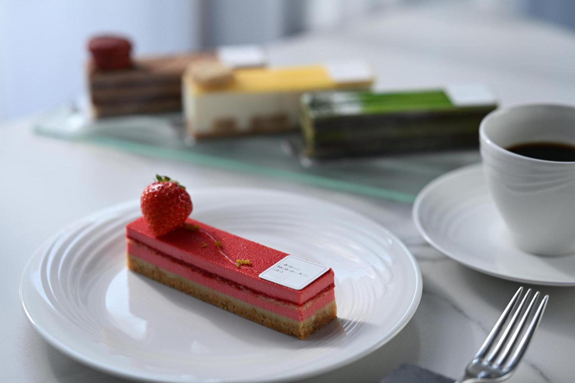 เดอะ รอยัล พาร์ค โฮเทล ไอคอนิก เกียวโต Hotel ภายนอก รูปภาพ A strawberry parfait